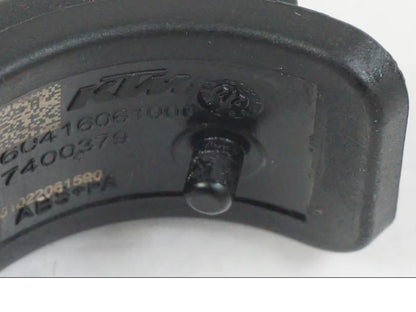 Snett uppifrån på Nivåsensor från en KTM 1290 Super Duke R EVO -2023 motorcykel.