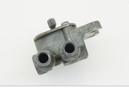 Vänster sida på Bensinkran från en Kawasaki ZZR 1100 -1991 motorcykel.