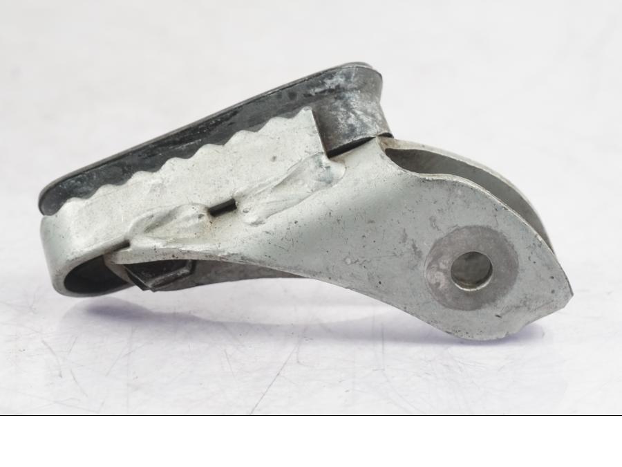 Snett nerifrån på Fotpinne från en BMW R 1200 GS -2005 motorcykel.