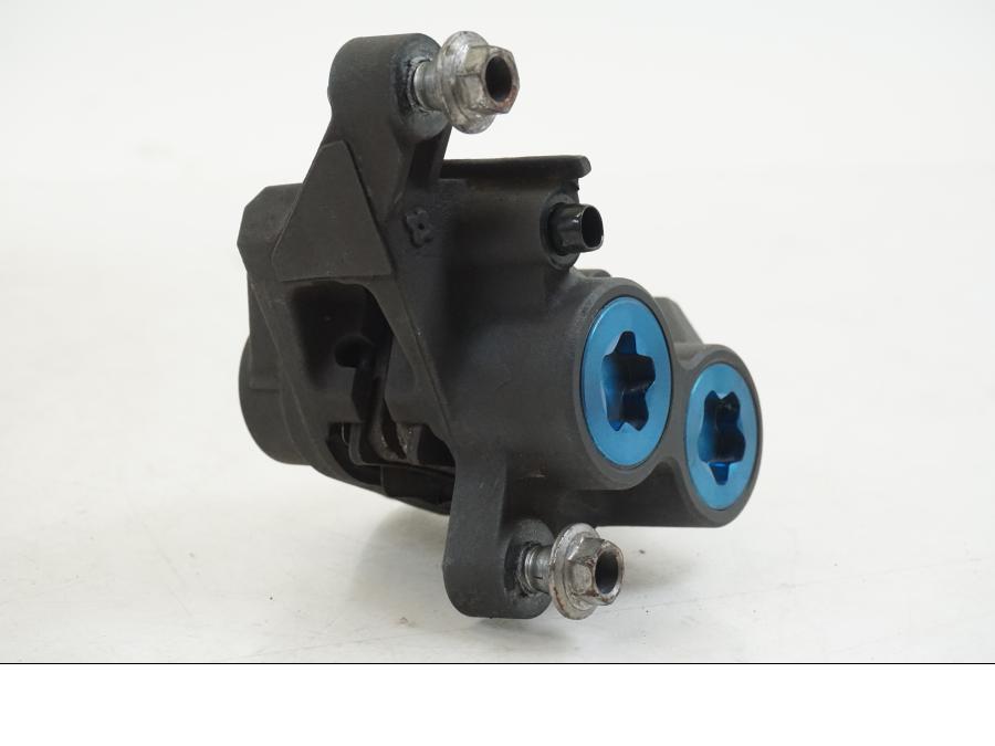 Höger sida på Bromsok från en Yamaha YZF 1000 R1 -2001 motorcykel.