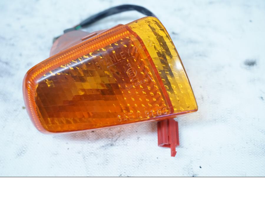 Framsidan på Blinkers från en Honda VFR 750 -1992 motorcykel.