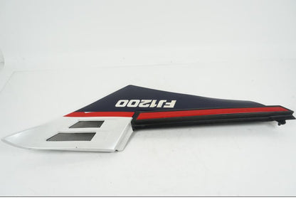 Snett nerifrån på Sidopanel från en Yamaha FJ 1200 -1986 motorcykel.