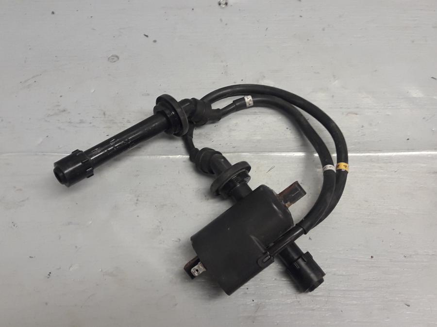 Framsidan på Tändspole från en Yamaha FZ-6 -2004 motorcykel.