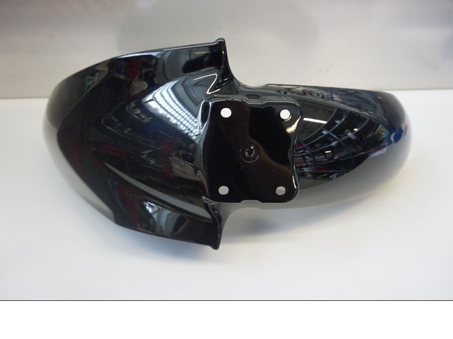 Höger sida på Framskärm från en Suzuki Alla -2015 motorcykel.