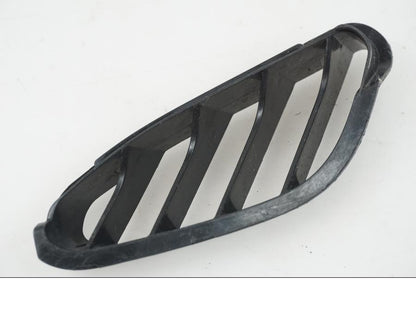 Framsidan på Luftintag från en Suzuki GSX-R 750 -2009 motorcykel.