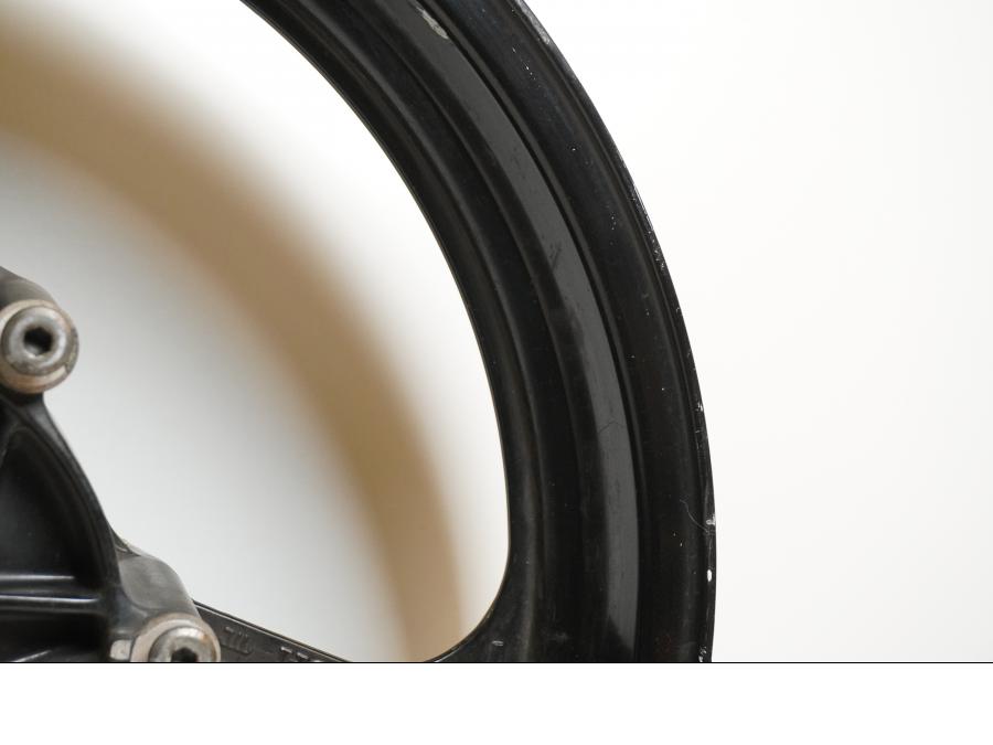 Extrabild5 på Fälg från en Honda CBR 1000 F -1993 motorcykel.