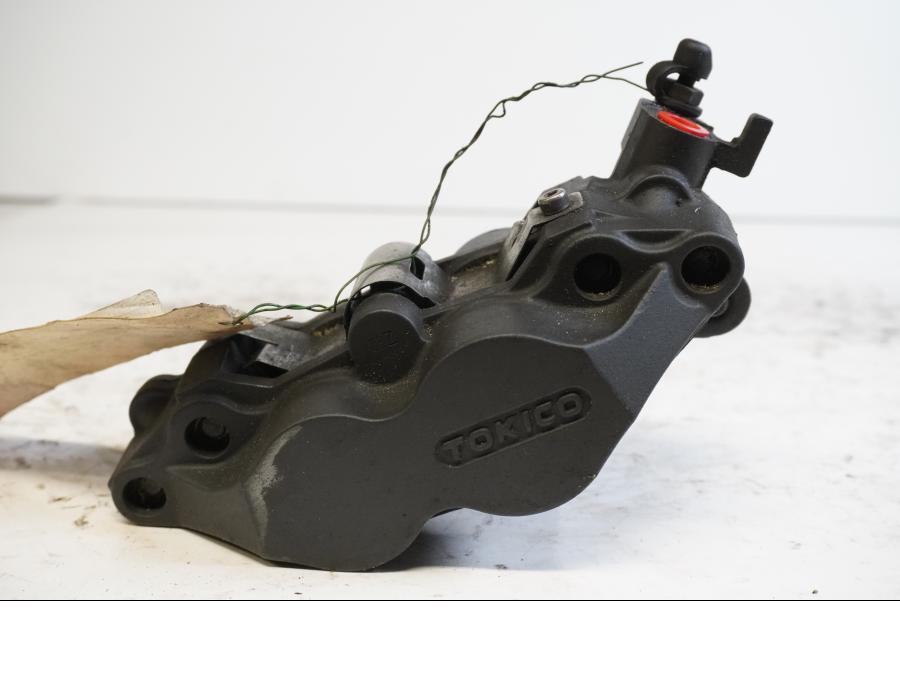 Baksidan på Bromsok från en BMW R 1100 S -2001 motorcykel.