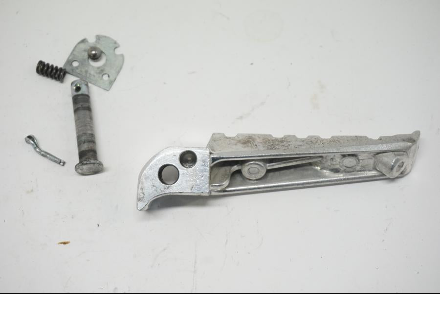 Baksidan på Fotpinne från en Yamaha FZ1-SA -2007 motorcykel.