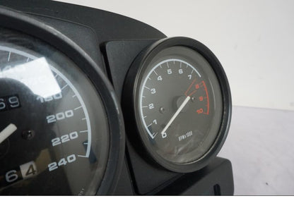 Höger sida på Instrumentpanel från en BMW R 1150 GS -2002 motorcykel.