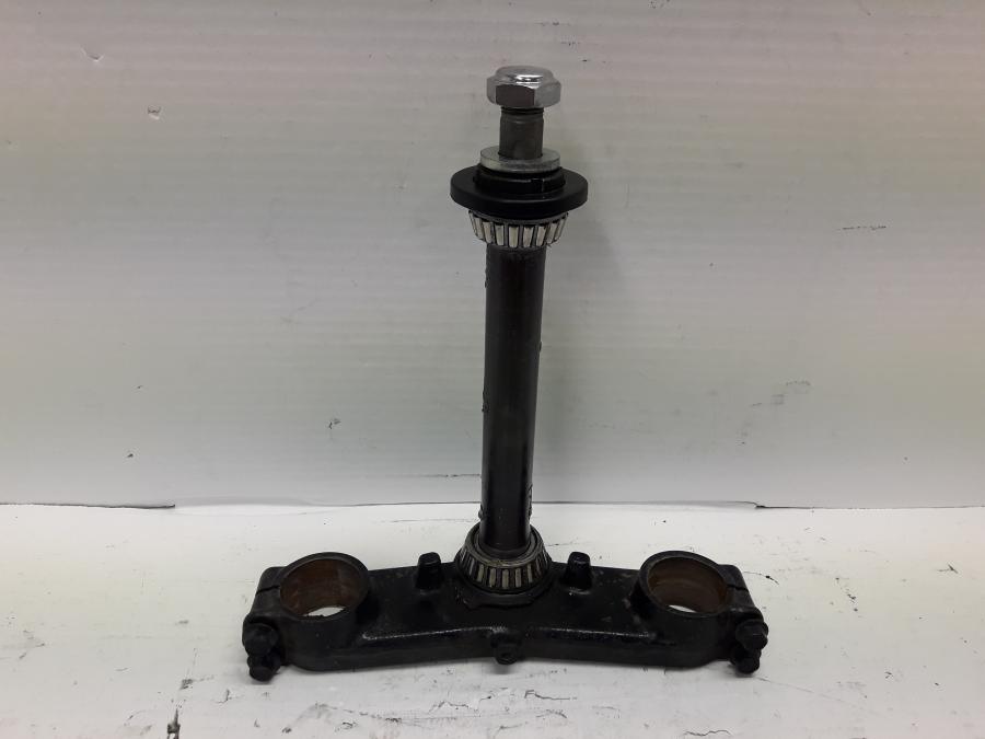 Framsidan på Gaffelkrona från en Kawasaki KLE 500 -2001 motorcykel.