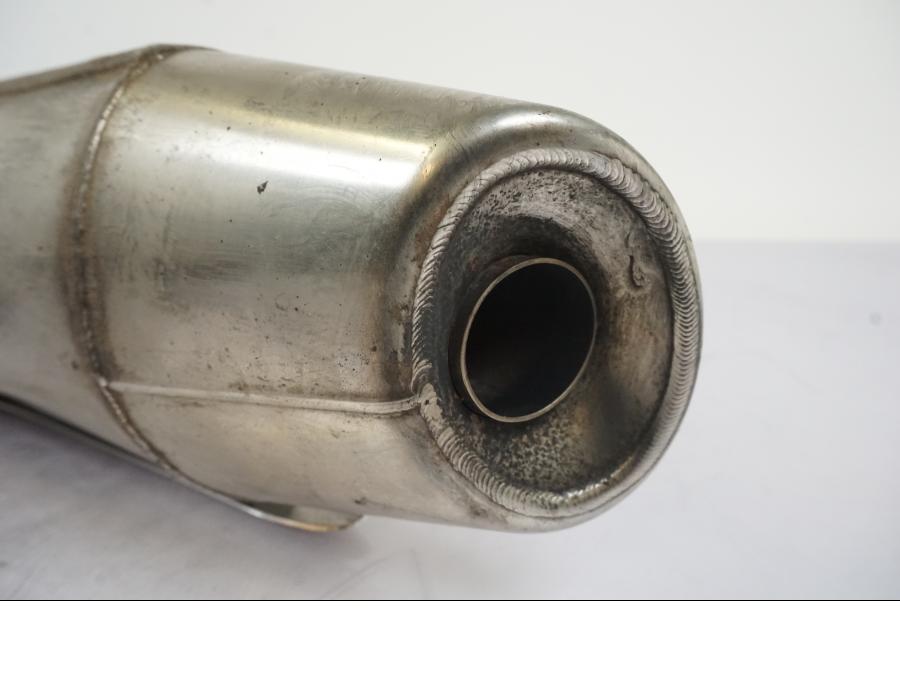 Vänster sida på Avgassystem från en KTM 790 Duke -2019 motorcykel.