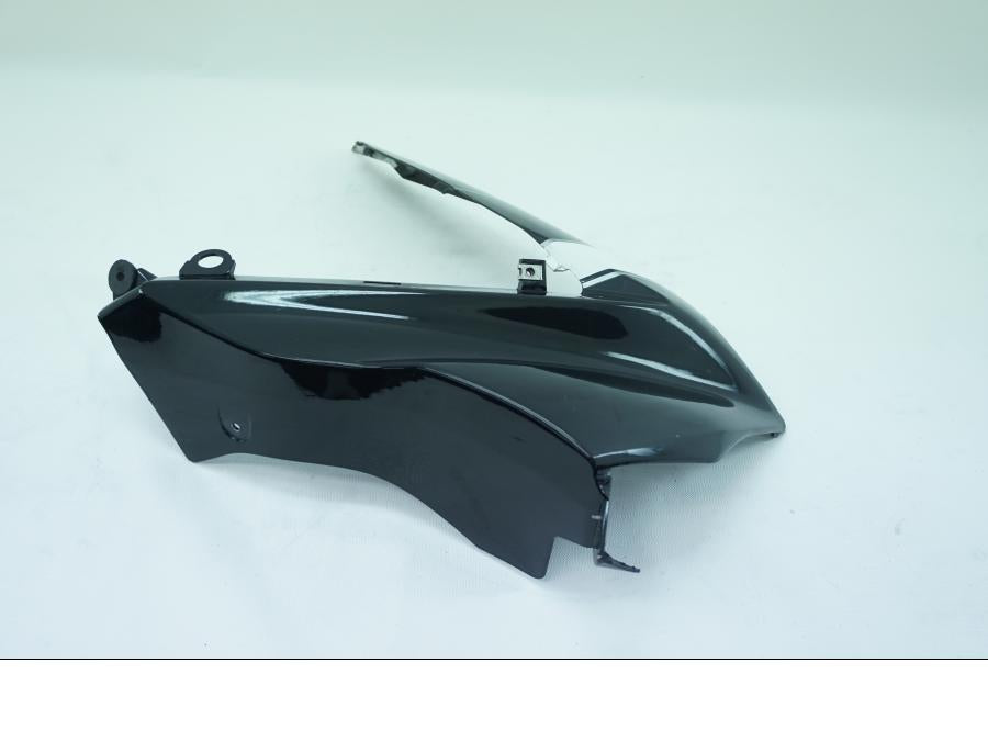 Baksidan på Sidkåpa från en Suzuki GSX-R 1000 -2008 motorcykel.