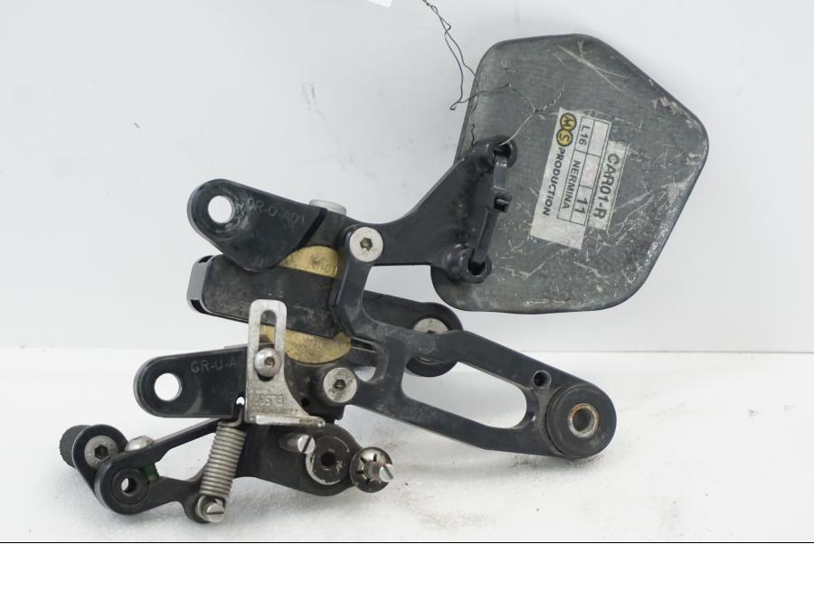 Höger sida på Fotreglage från en Aprilia RSV 1000 -2010 motorcykel.