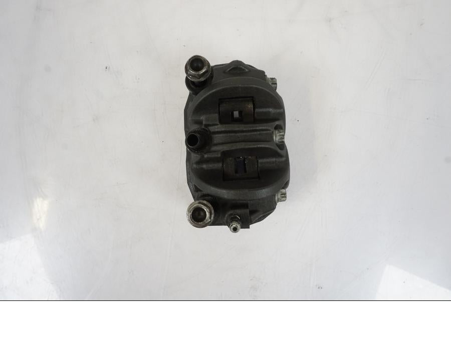 Vänster sida på Bromsok från en Honda CRF 1000 Africa Twin -2016 motorcykel.