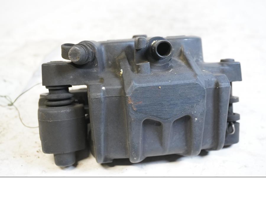 Baksidan på Bromsok från en BMW F 650 CS -2002 motorcykel.