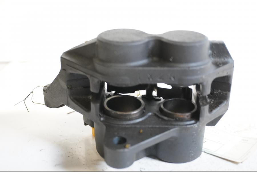 Höger sida på Bromsok från en Yamaha XJR 1300 -2002 motorcykel.