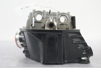 Snett uppifrån på Topplock från en BMW R 1200 GSA -2014 motorcykel.