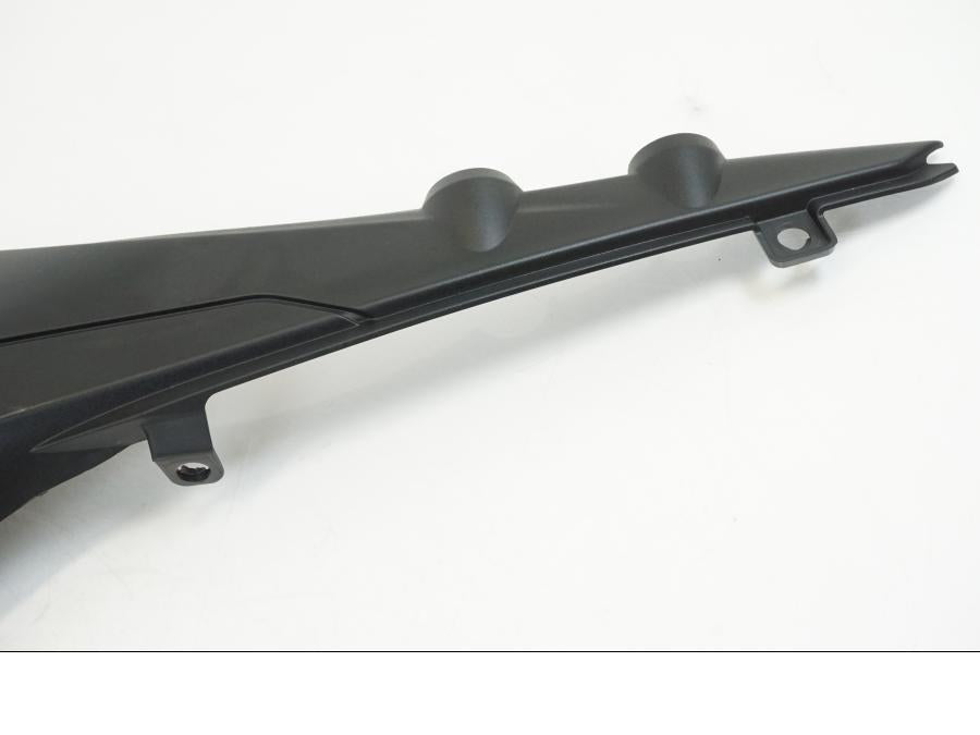 Extrabild2 på Sidopanel från en Ducati Streetfighter V4 -2020 motorcykel.