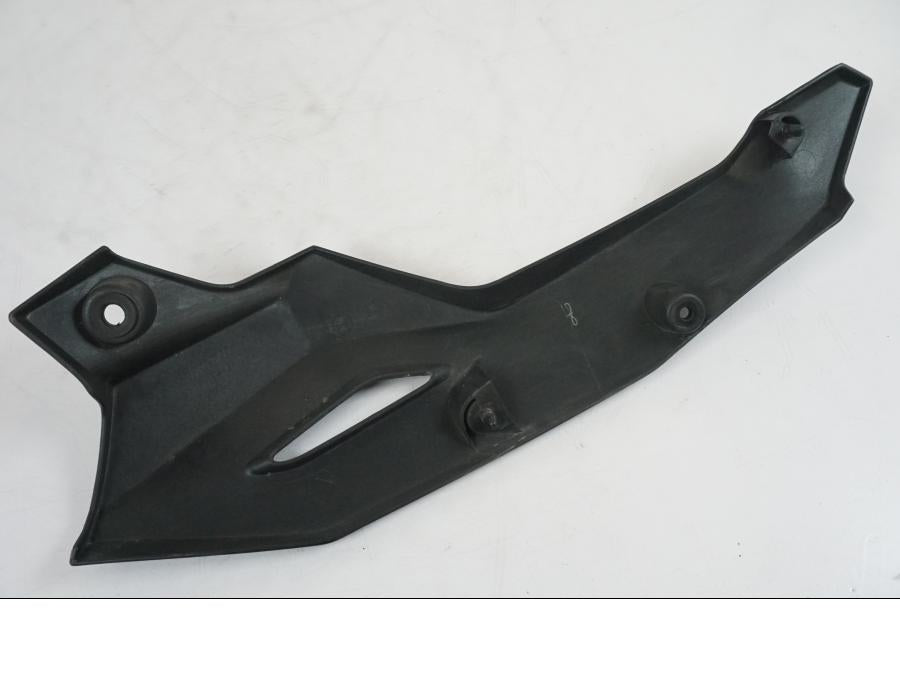 Höger sida på Magkåpa från en Kawasaki Z 900 -2021 motorcykel.