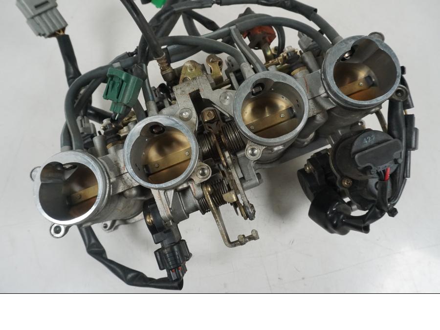 Extrabild2 på Spjällhus från en Yamaha YZF 1000 R1 -2004 motorcykel.