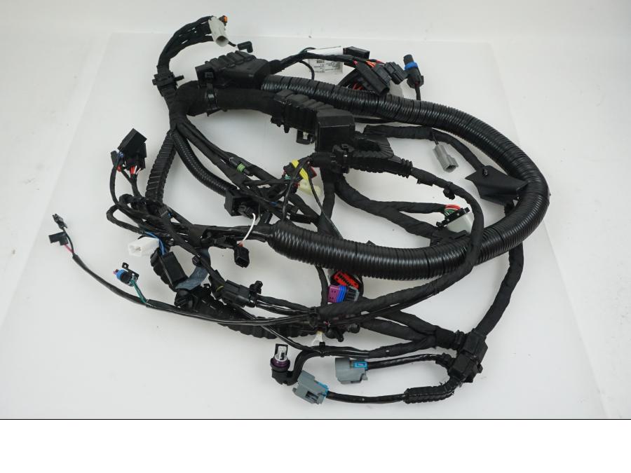 Baksidan på Kabelstam från en H-D Dyna Fat Bob FXDF -2016 motorcykel.