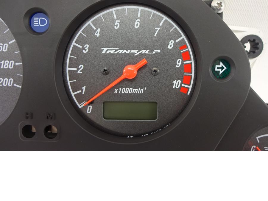 Höger sida på Instrumentpanel från en Honda XL 650 V -2007 motorcykel.