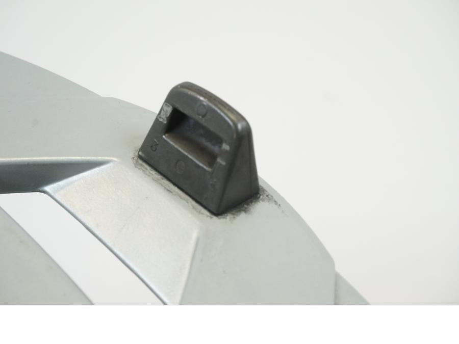 Extrabild2 på Pakethållare från en Aprilia ETV 1000 -2002 motorcykel.