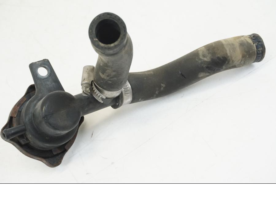 Vänster sida på Vattenpåfyllning från en Honda NSR 125 -1991 motorcykel.