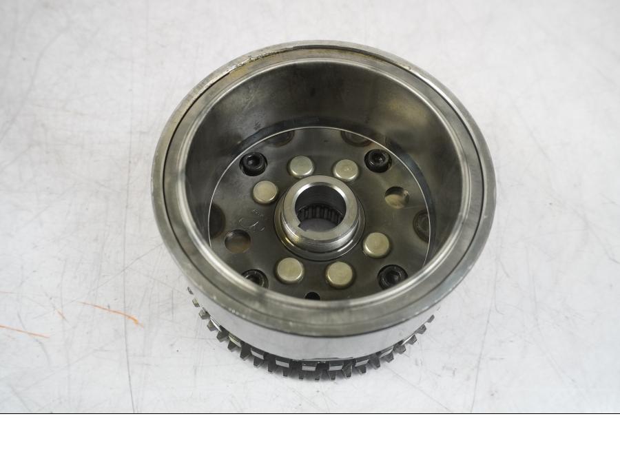 Framsidan på Startkopplingsdrev från en KTM 125 Duke -2017 motorcykel.