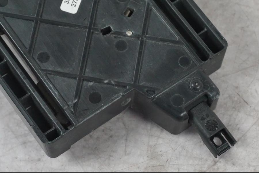 Baksidan på GPS hållare från en BMW K 1600 GTL -2015 motorcykel.