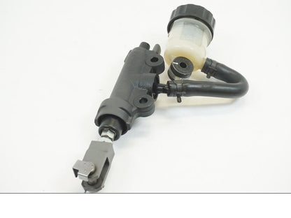 Framsidan på Bromshuvudcylinder från en Honda CBR 1000 RR -2010 motorcykel.