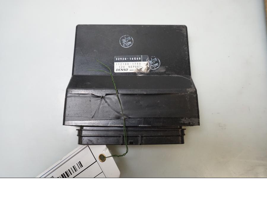 Framsidan på CDI / ECU från en Suzuki SV 1000 -2004 motorcykel.