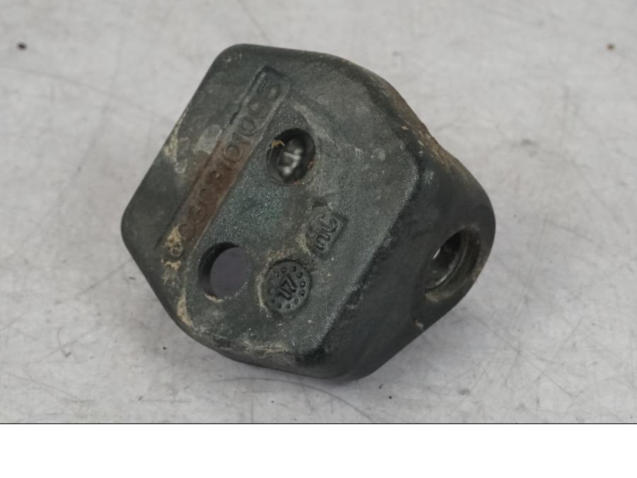 Höger sida på Fotpinnefäste från en KTM 1290 Super Adventure R -2018 motorcykel.