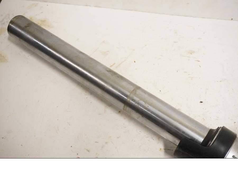 Höger sida på Gaffelben från en Honda CBR 600 RR -2003 motorcykel.