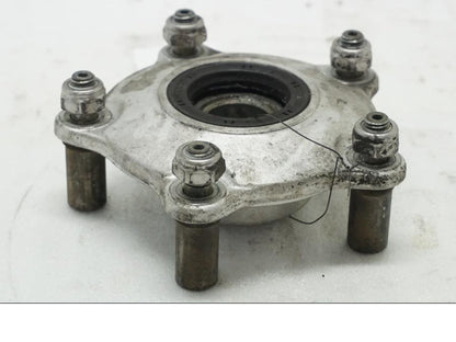 Framsidan på Drevfäste från en Aprilia SL 750 Shiver -2008 motorcykel.