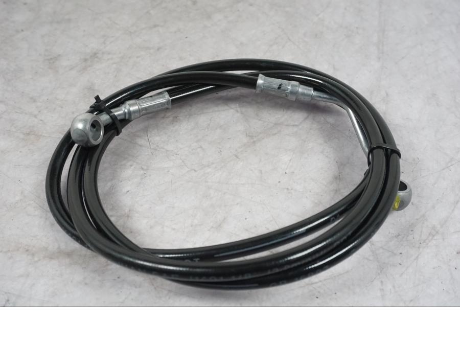 Snett uppifrån på Bromsledning från en Ducati Multistrada V4 -2024 motorcykel.