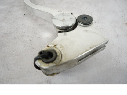 Baksidan på Kopplingsgrepp från en Triumph Bonneville T120 -2021 motorcykel.