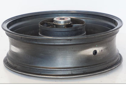 Vänster sida på Fälg från en Kawasaki ZR-7 -2001 motorcykel.