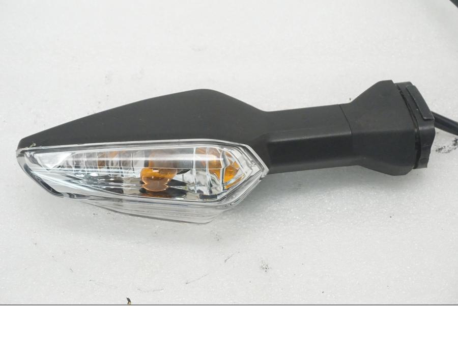 Framsidan på Blinkers från en Kawasaki Z 400 -2020 motorcykel.