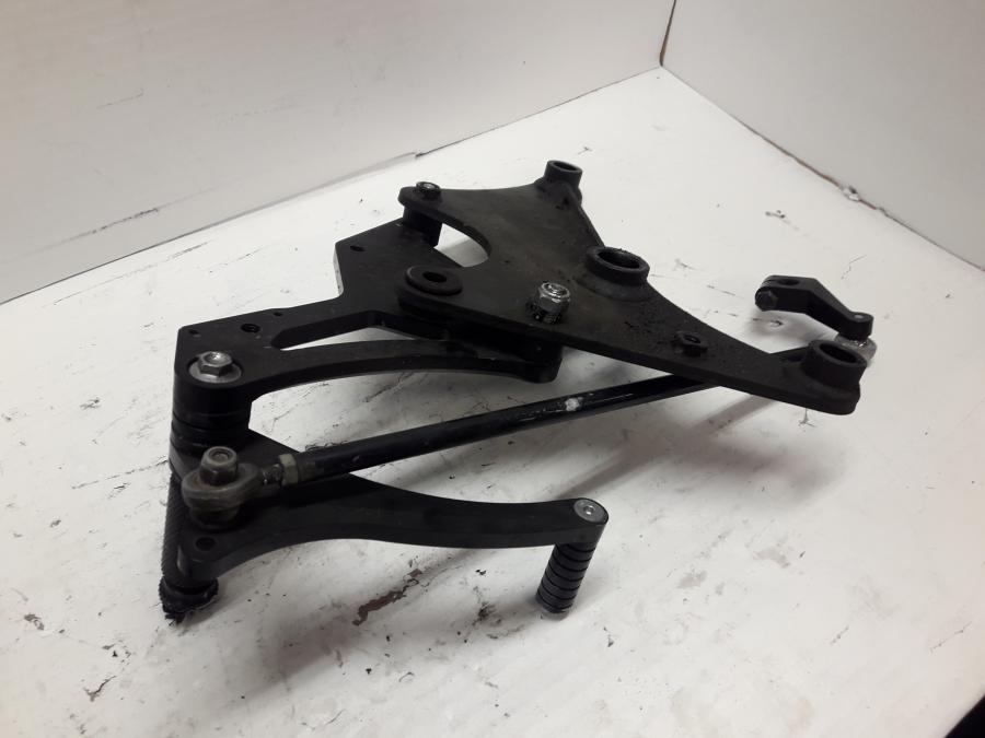 Extrabild1 på Fotreglage från en Kawasaki ER-6N -2015 motorcykel.