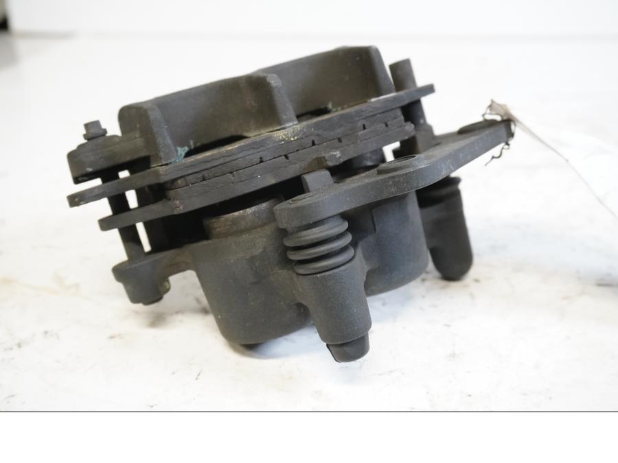 Höger sida på Bromsok från en Kawasaki VN 900 -2008 motorcykel.