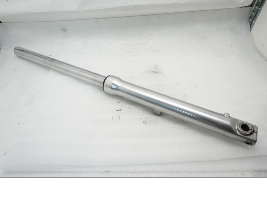 Framsidan på Gaffelben från en Yamaha XV 535 -1996 motorcykel.