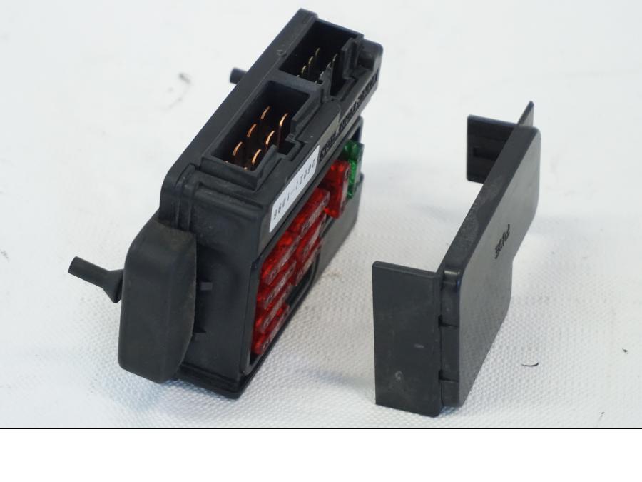 Vänster sida på Säkringsbox från en Kawasaki VN 1500 Mean Streak -2002 motorcykel.