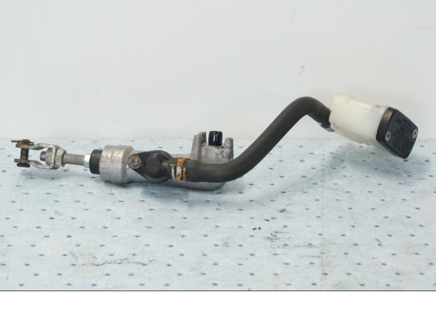 Baksidan på Bromshuvudcylinder från en Suzuki GSX-R 1000 -2008 motorcykel.