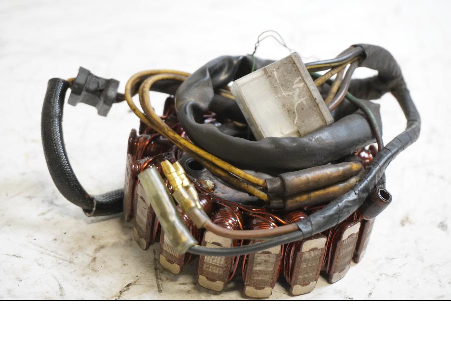 Framsidan på Generator från en Kawasaki Z 750 80-tal -1982 motorcykel.