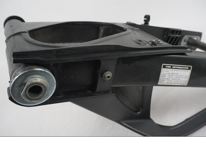 Höger sida på Sving från en Yamaha YZF 1000 R1 -2006 motorcykel.