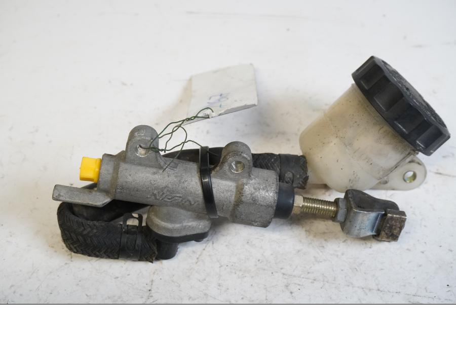 Framsidan på Bromshuvudcylinder från en Honda XL 1000 V -1999 motorcykel.