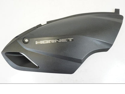 Framsidan på Sidopanel från en Honda CB 600 F -2008 motorcykel.