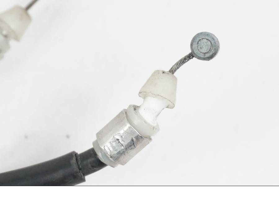 Snett nerifrån på Sadellåsmekanism från en Yamaha YZF 1000 R1 -2007 motorcykel.