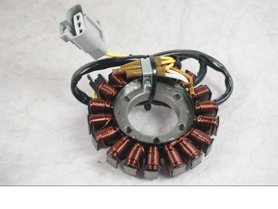 Framsidan på Generator från en KTM 1290 Super Duke -2019 motorcykel.